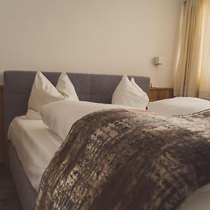 Standard Zimmer mit Kingsize-Bett
